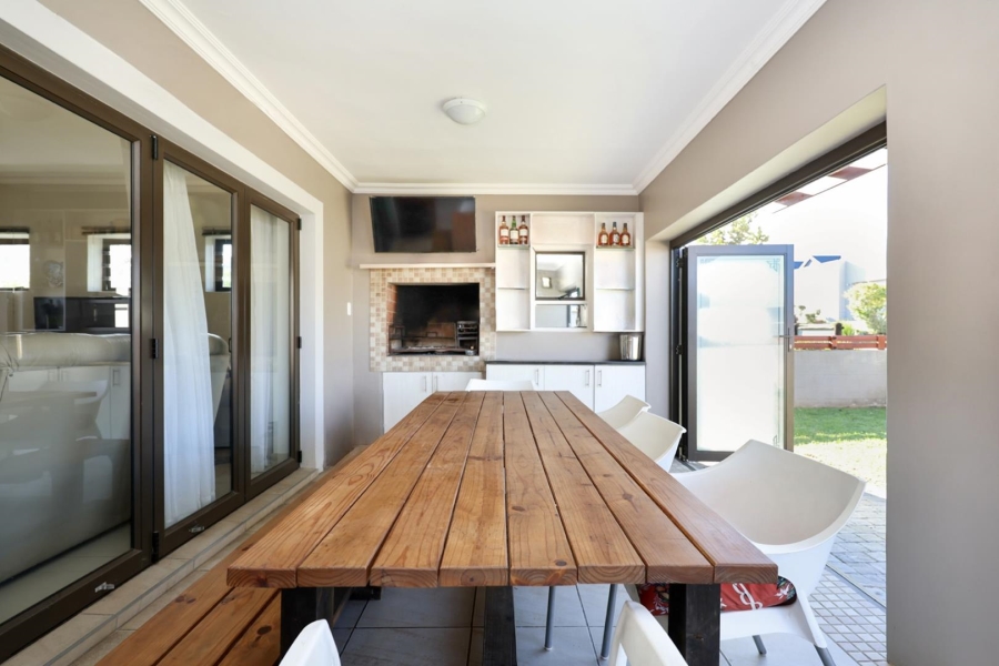 3 Bedroom Property for Sale in Kraaibosch Western Cape